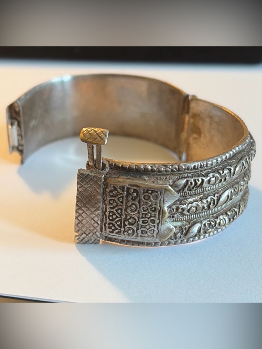 Silver Vintage Rashida  Yemeni, bedouin 60.6 Grams Tribal Cuff Sliding Pin